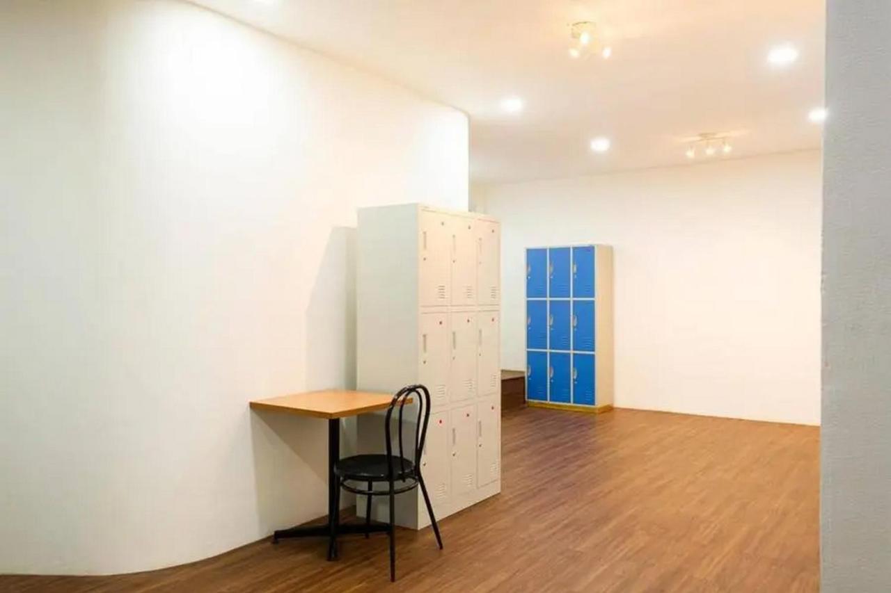 Reddoorz Hostel Near Taman Puring Jakarta Kültér fotó